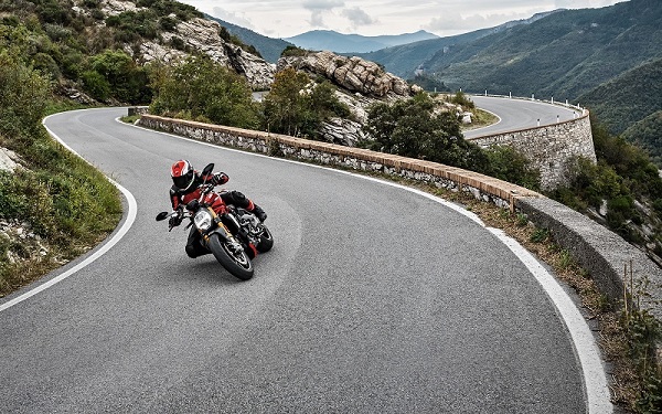 Ducati-Service_2018-01-Hero-Banner-1600x1000.jpg